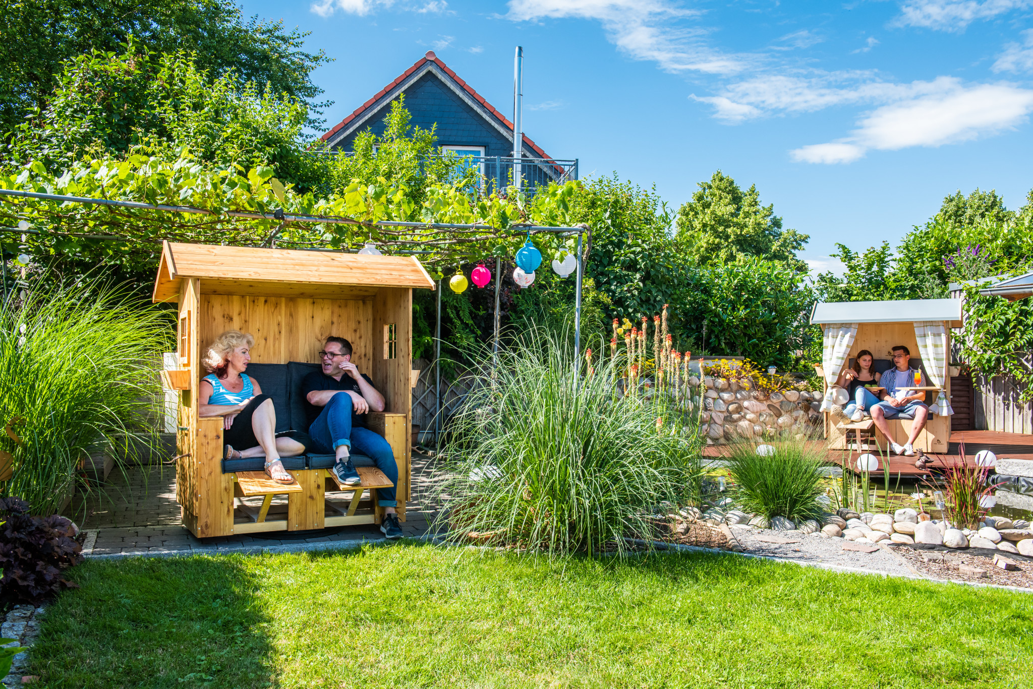 Beispielaufbau des Hütten-Strandkorbs im Garten